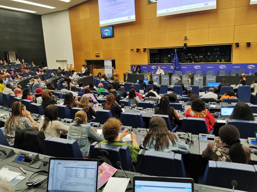 Forum Universel du Leadership Féminin - Parlement Européen 2024 - Système Européen de Coopération.